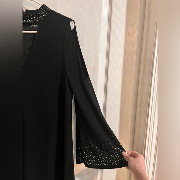FINAL PRICE Jessica Howard Open Shoulder Dress - Picture 3 of 7